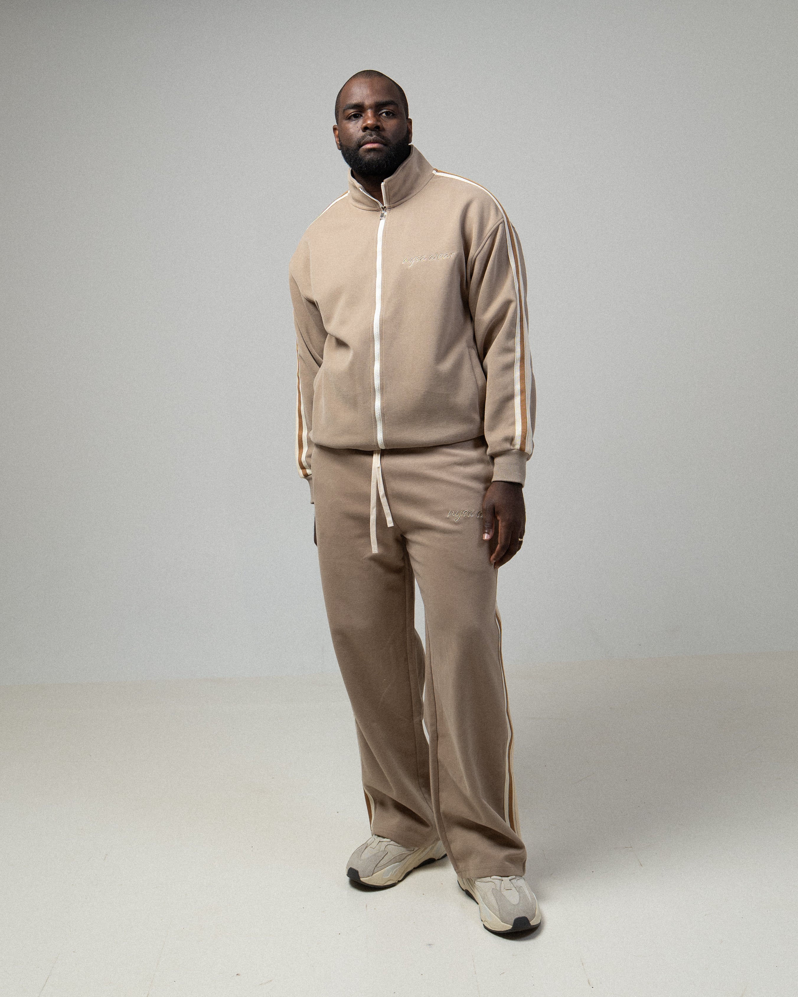 Relaxed Track Bottom